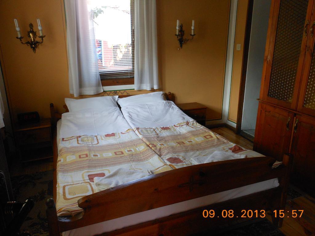 Family Hotel Kalina Koprivsjtitsa Rom bilde